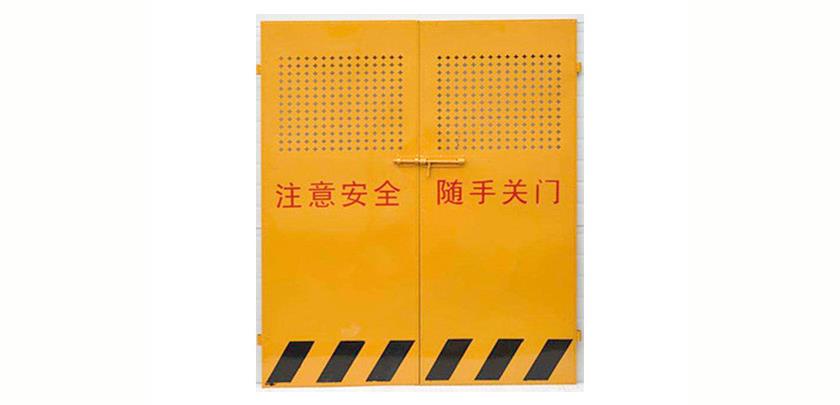 為什么施工電梯防護(hù)門(mén)是黃色的？